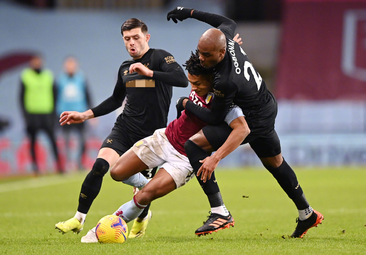 现出令人耳 现出令人耳